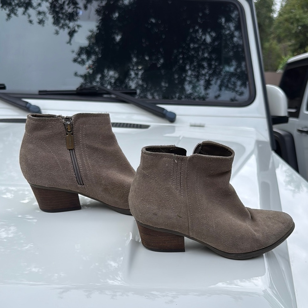 BLONDO Suede Ankle Boots - Tan